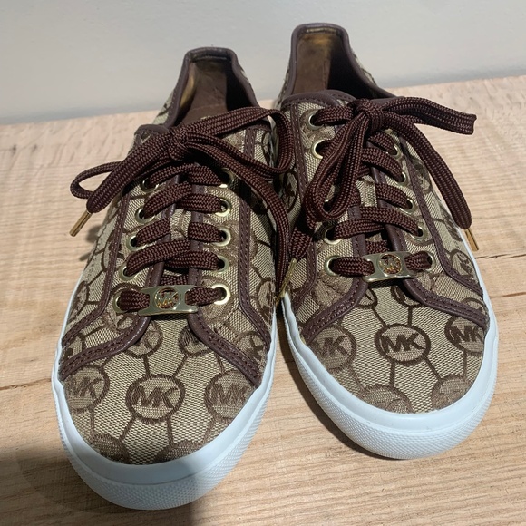 MICHAEL KORS shoes SZ 7  logo signature print lace-up sneakers - Picture 2 of 11